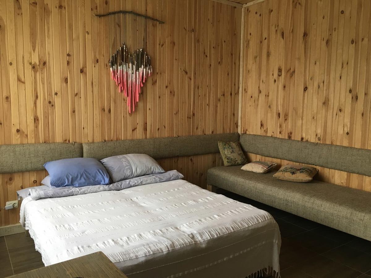 Baron Munchausen Guest House Kamianets-Podilskyi Ngoại thất bức ảnh
