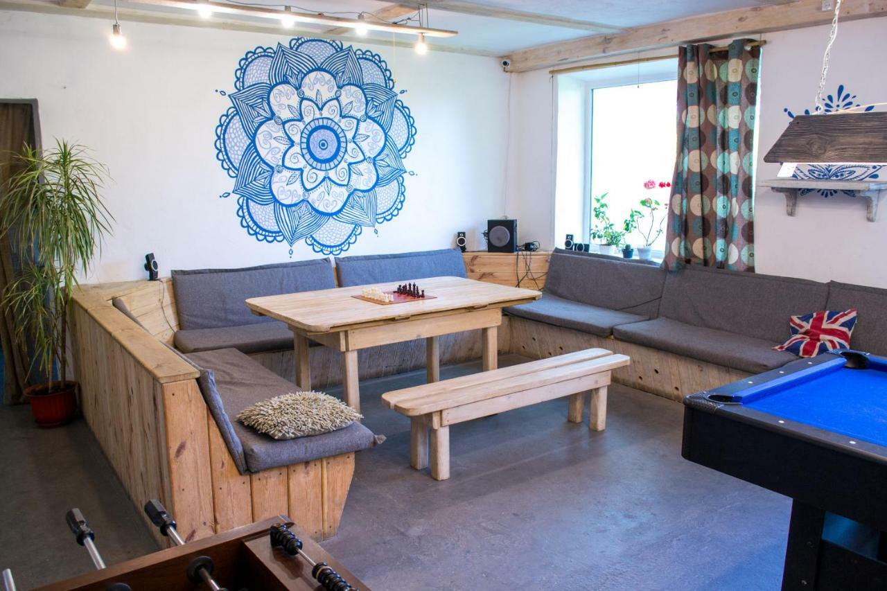 Baron Munchausen Guest House Kamianets-Podilskyi Ngoại thất bức ảnh