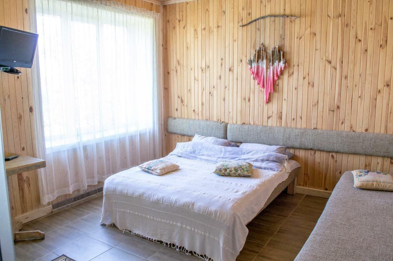 Baron Munchausen Guest House Kamianets-Podilskyi Ngoại thất bức ảnh